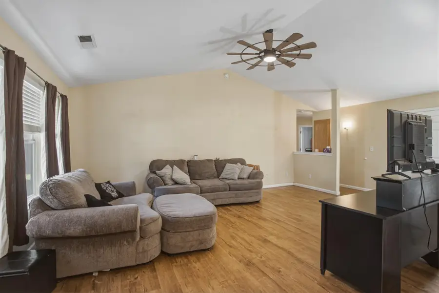 2944 Silo Court, Anderson, CA 96007 - #3