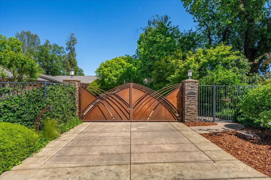 6913 Riverside Drive, Redding, CA 96001 - #2