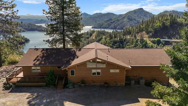 19991 Northwoods Drive, Lakehead, CA 96051