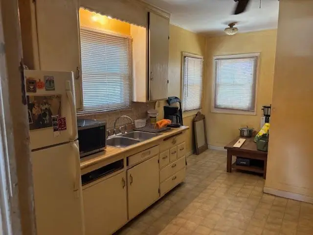 418 Vaughn Avenue #1 & 2, Burbank, CA 95128 - #3