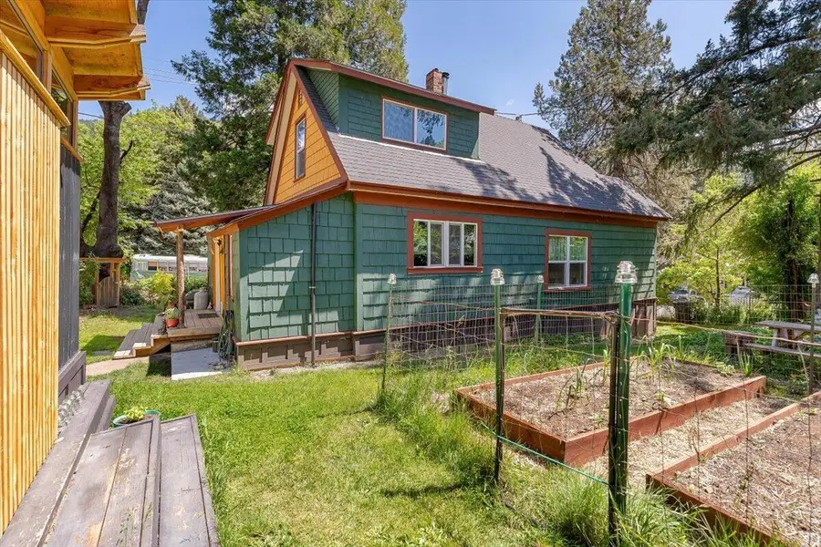 4201 Wood Street, Dunsmuir, CA 96025 - #3