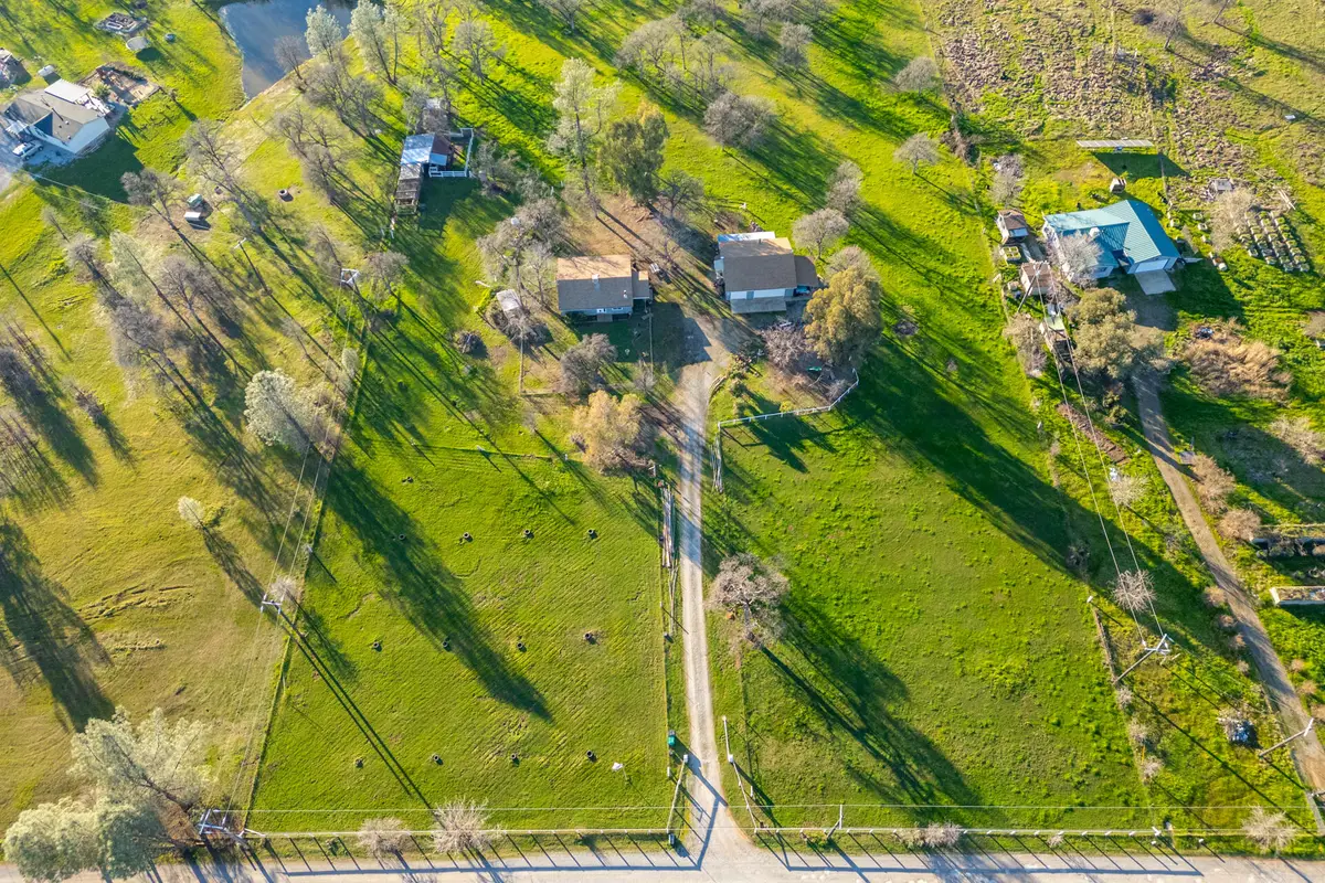 11670 Homestead Lane, Redding, CA 96003 - Image #1