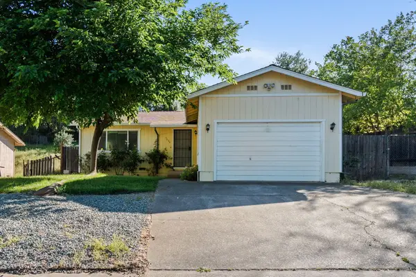 3624 Loren Court, Anderson, CA 96007