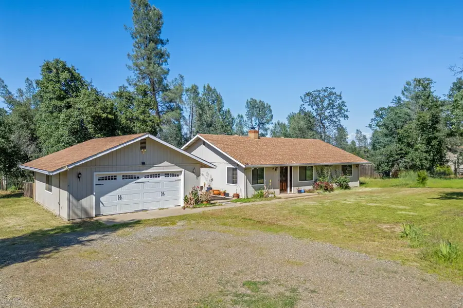 16434 Emmett Lane, Anderson, CA 96007 - #2