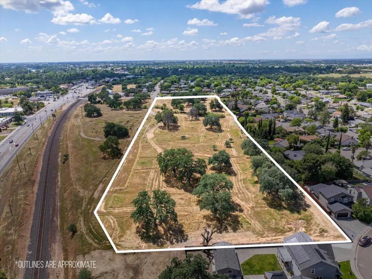 245 Walton Avenue, Red Bluff, CA 96080 - #1