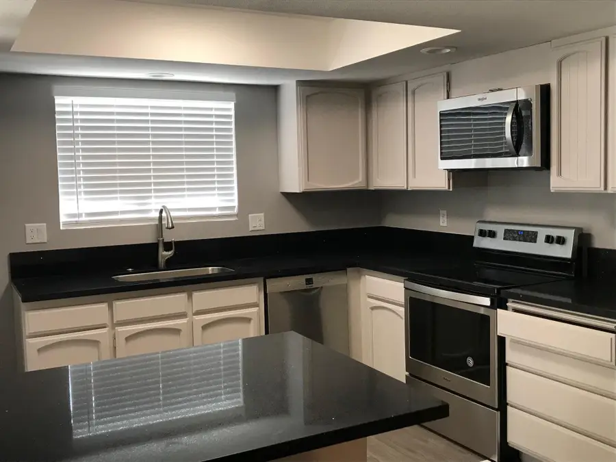 1834 Del Mar Avenue, Redding, CA 96003 - #2