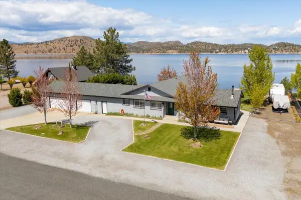 5067 Indian Island Drive, Weed, CA 96094