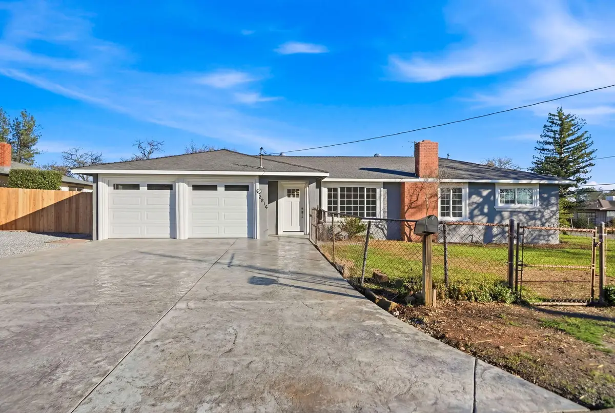 2215 Oxford Road, Redding, CA 96002 - Image #1