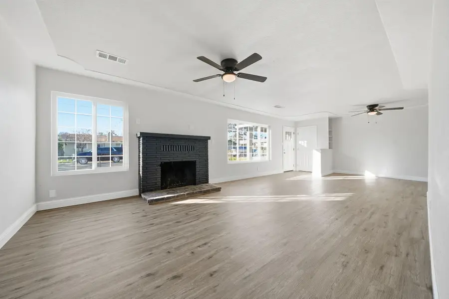 2215 Oxford Road, Redding, CA 96002 - Image #3