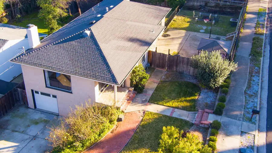 2565 North Street, Redding, CA 96001 - Image #2