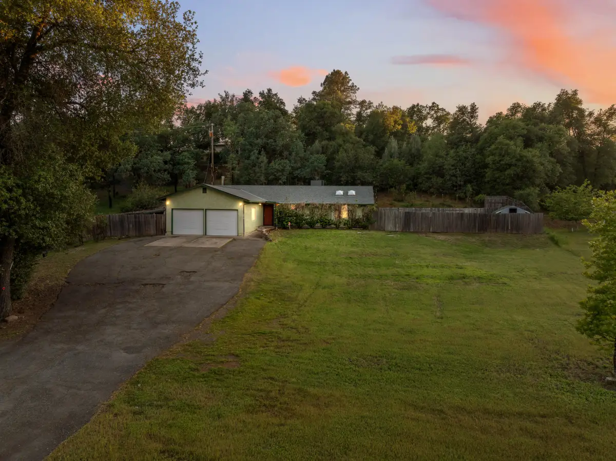10618 Old Oregon Trail, Redding, CA 96003 - #1