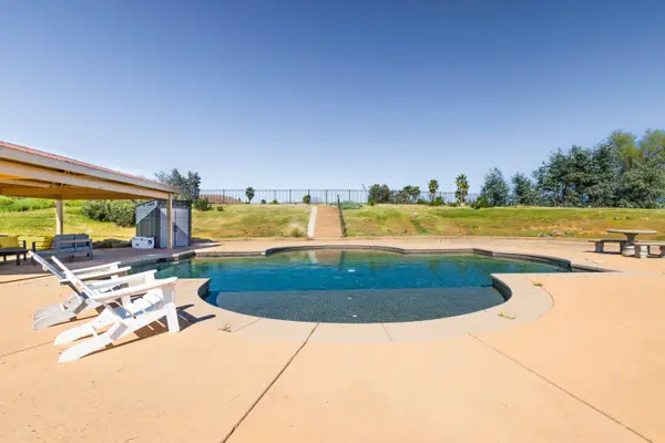 872 Santa Cruz Drive, Redding, CA 96003