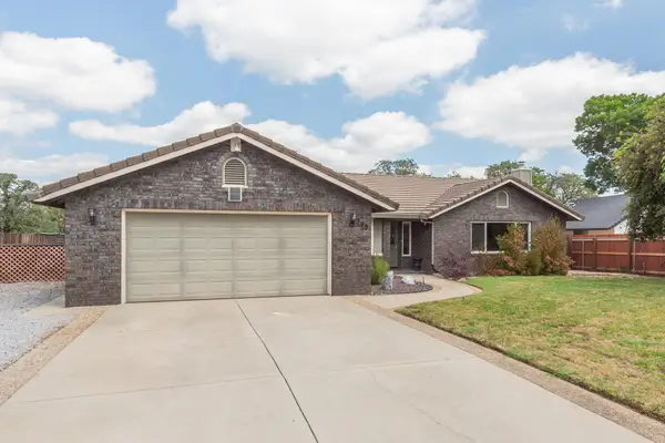 390 Woodhill Drive, Redding, CA 96003