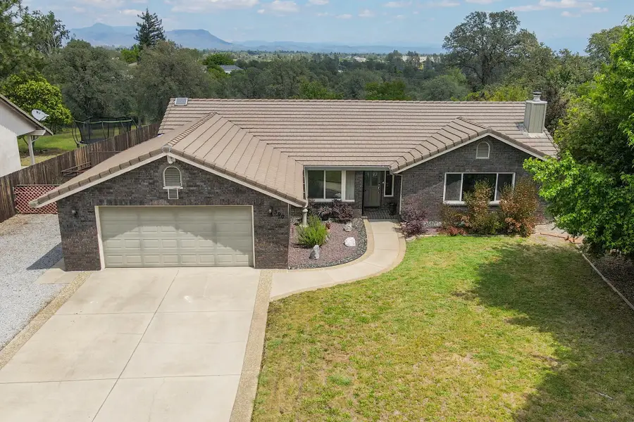 390 Woodhill Drive, Redding, CA 96003 - #2