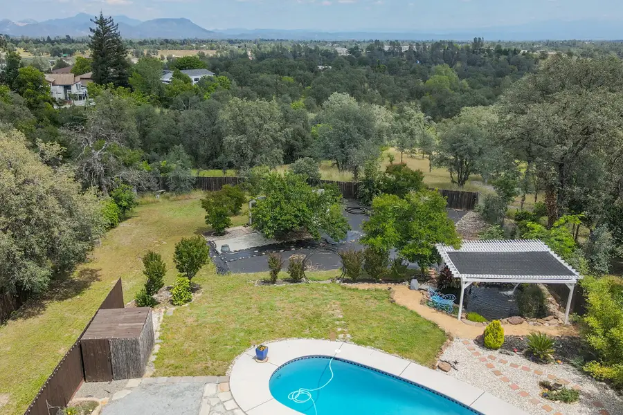 390 Woodhill Drive, Redding, CA 96003 - #3