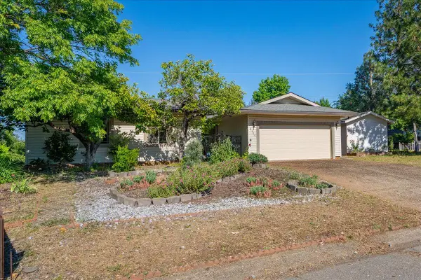 6909 Granada Drive, Redding, CA 96002