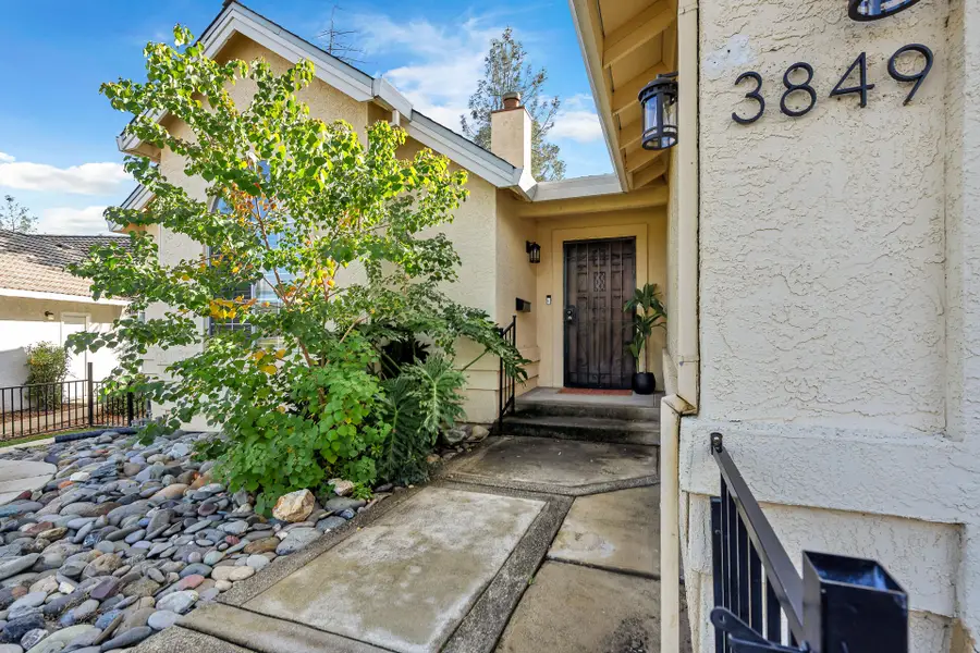 3849 Appalachian Way, Redding, CA 96001 - #3