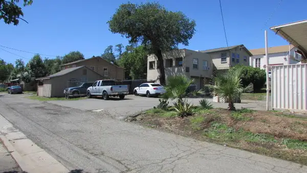 1933 Eureka Way, Redding, CA 96001