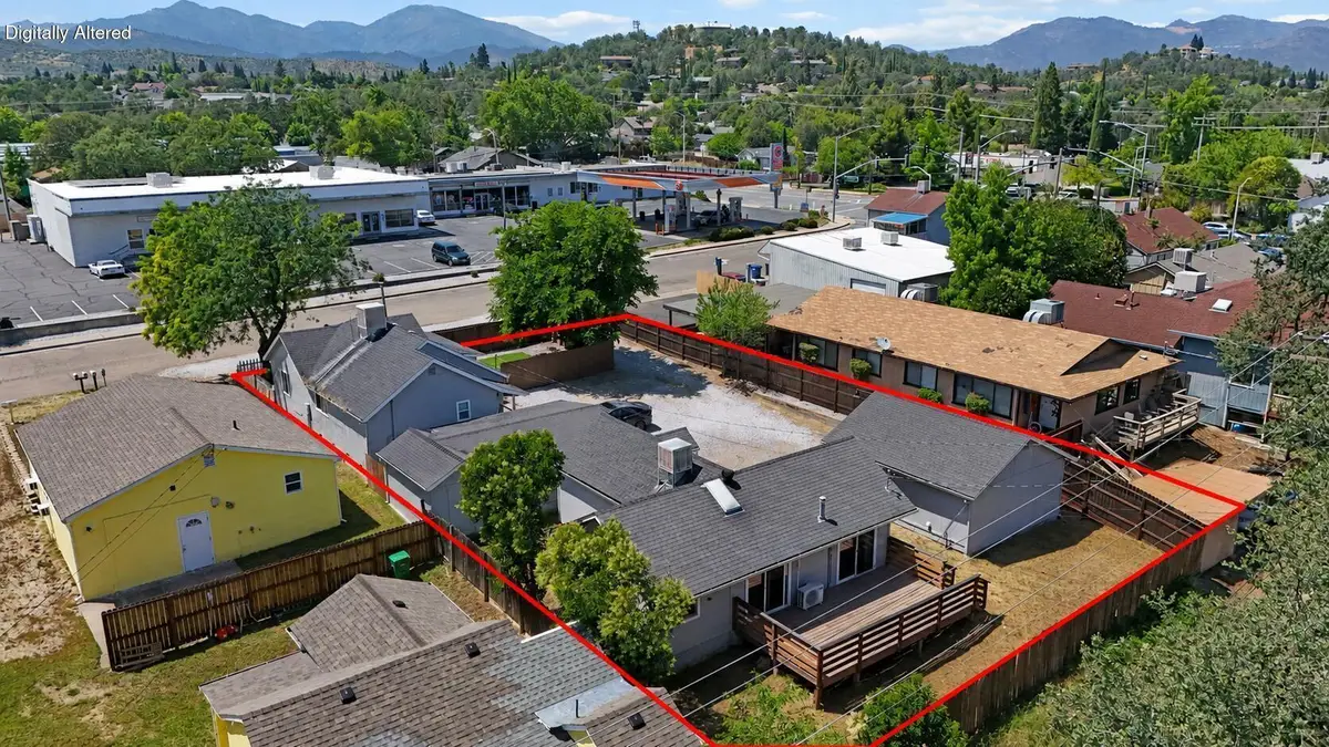 1747&1745 Pleasant Street, Redding, CA 96001 - #1