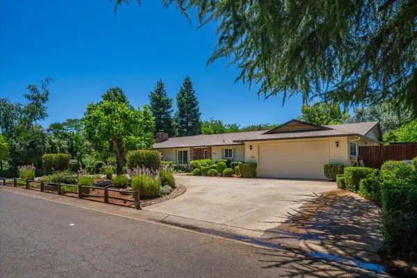 870 Redbud Drive, Redding, CA 96001
