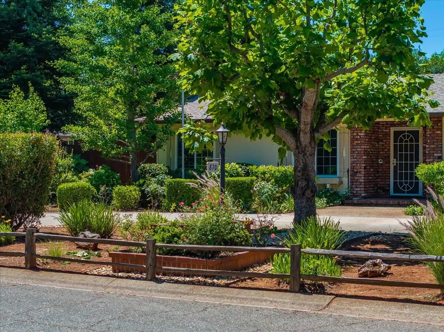 870 Redbud Drive, Redding, CA 96001 - #3