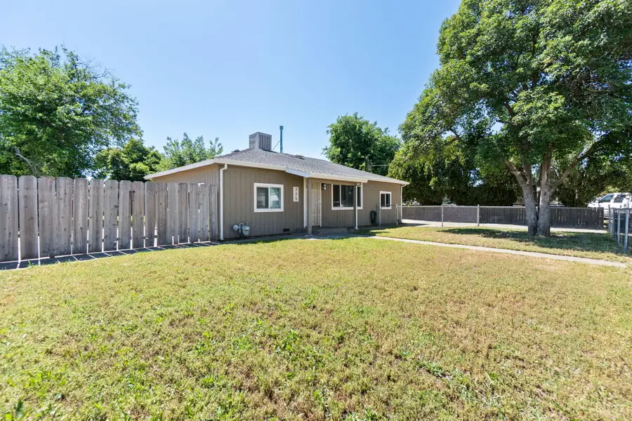 725 East Avenue, Red Bluff, CA 96080 - #2
