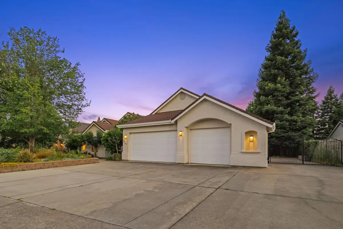 2719 Western Oak Drive, Redding, CA 96002 - #1