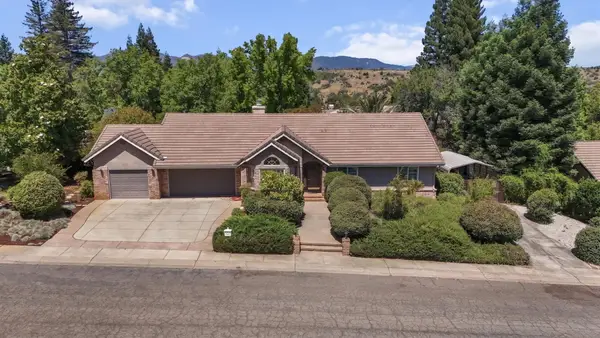 568 River Oaks Drive, Redding, CA 96001