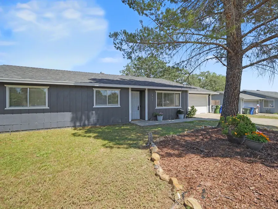 861 Redwood Boulevard, Redding, CA 96003 - #2