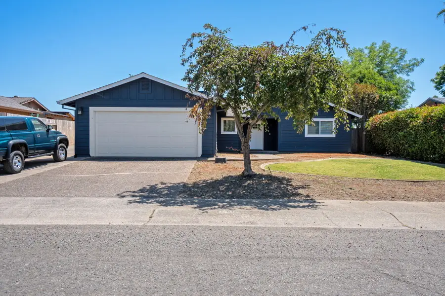 366 Newport Drive, Redding, CA 96001 - #2