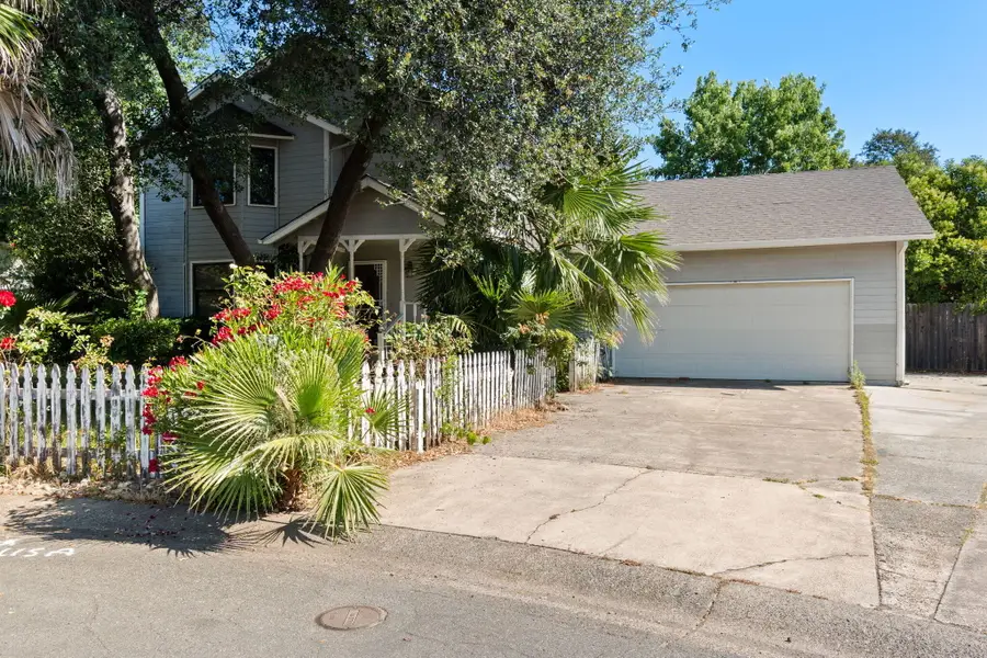 1807 Forest Glen Court, Redding, CA 96002 - #2