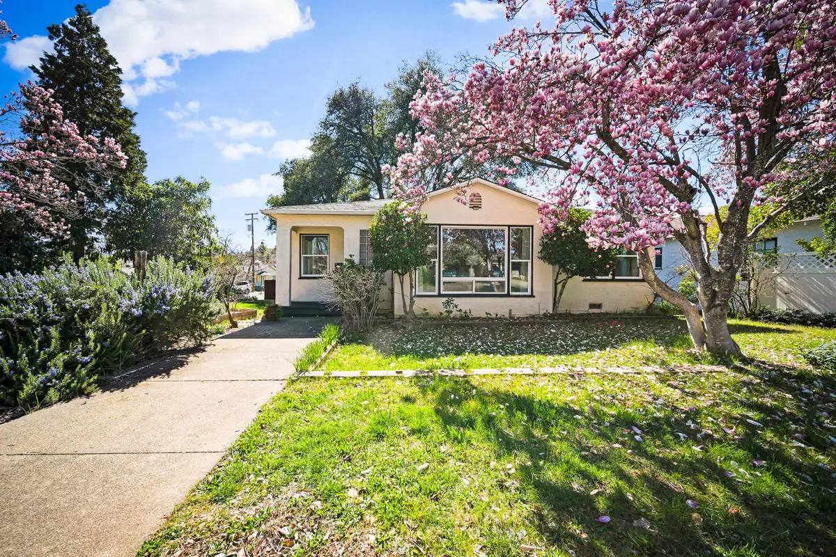784 Lakeview Drive, Redding, CA 96001 - #1