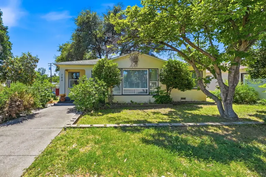 784 Lakeview Drive, Redding, CA 96001 - #2