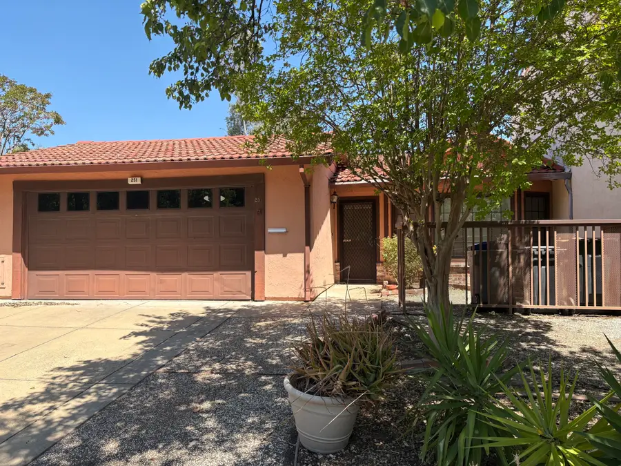 251 Aurora Avenue, Davis, CA 95616 - #3