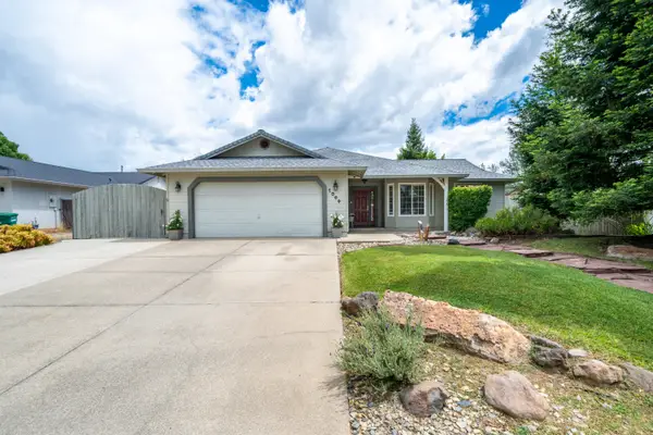 1044 Riviera Drive, Redding, CA 96001