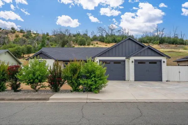 3164 Harlan Drive, Redding, CA 96003