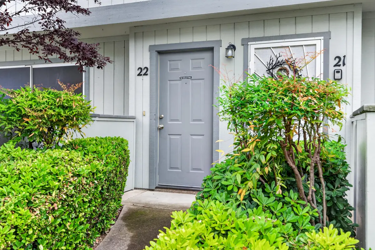 200 Ridgetop Drive #APT 22, Redding, CA 96003 - #1