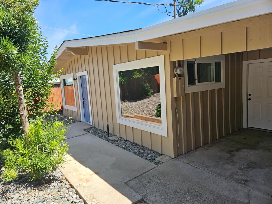 1615 Oak Street, Redding, CA 96001 - #2