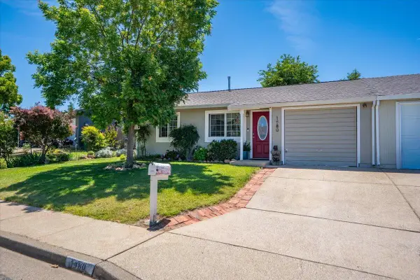 1980 Spruce Circle, Anderson, CA 96007