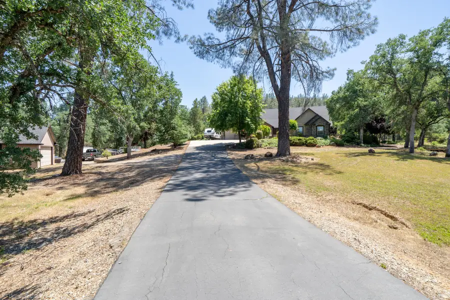 9109 Simmons Road, Redding, CA 96001 - #2