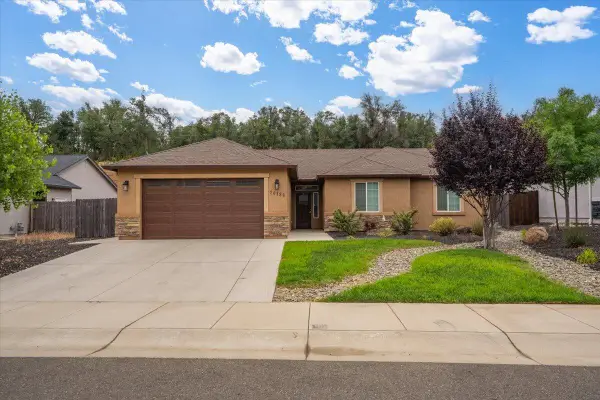 20189 Ballentine Drive, Anderson, CA 96007