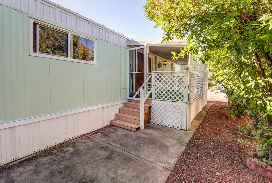 1221 E Cypress Avenue, Redding, CA 96002 - #2