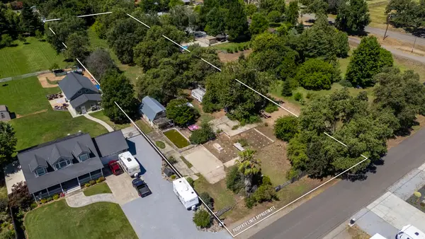 5864 Green Acres Drive, Anderson, CA 96007