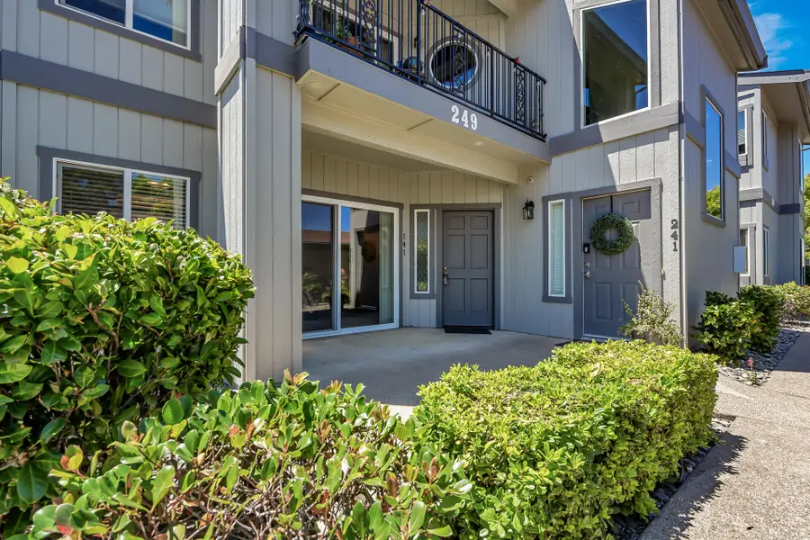 249 Ridgetop Drive #APT 141, Redding, CA 96003 - #2