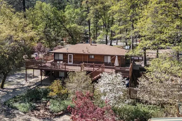 17856 Lake Drive, Lakehead, CA 96051