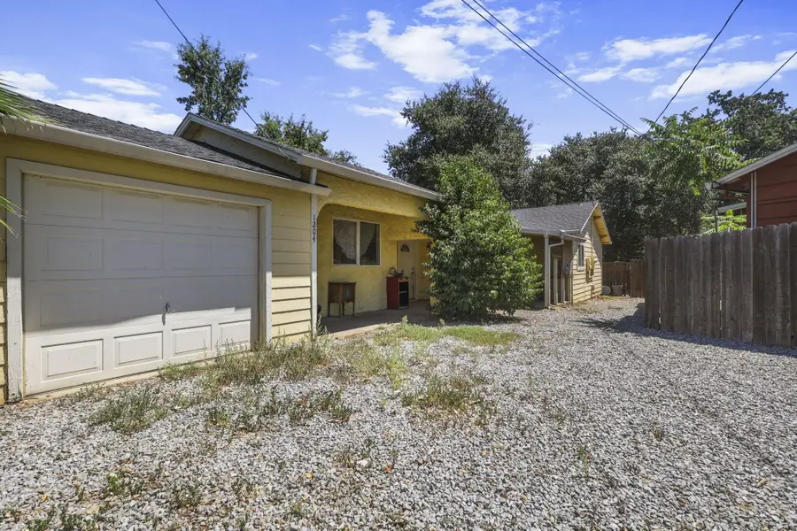 2926 Favretto Avenue, Redding, CA 96001 - #2