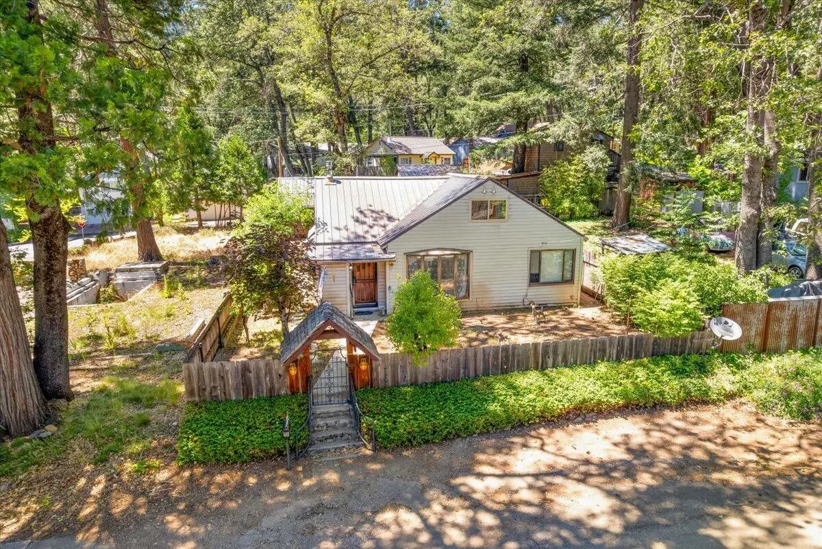 4421 Dunsmuir Avenue, Dunsmuir, CA 96025 - #1
