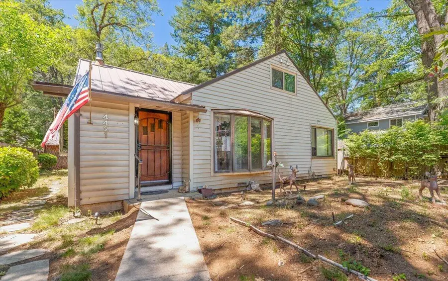 4421 Dunsmuir Avenue, Dunsmuir, CA 96025 - #2
