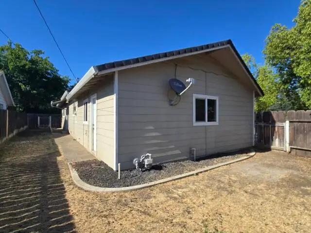 2045 Washington Avenue, Red Bluff, CA 96080 - #3