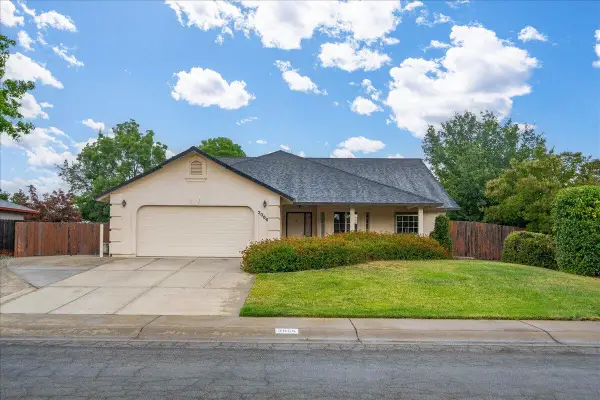 3066 Sunglow Drive, Redding, CA 96001
